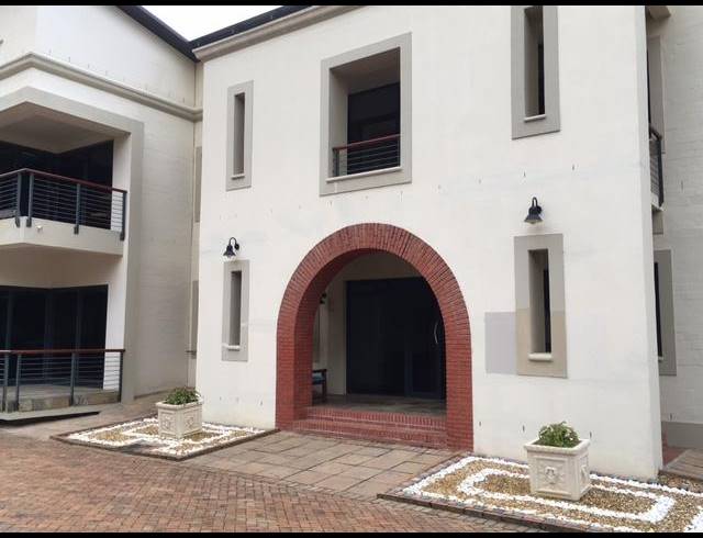83M² OFFICE RENTED IN WESTLAKE